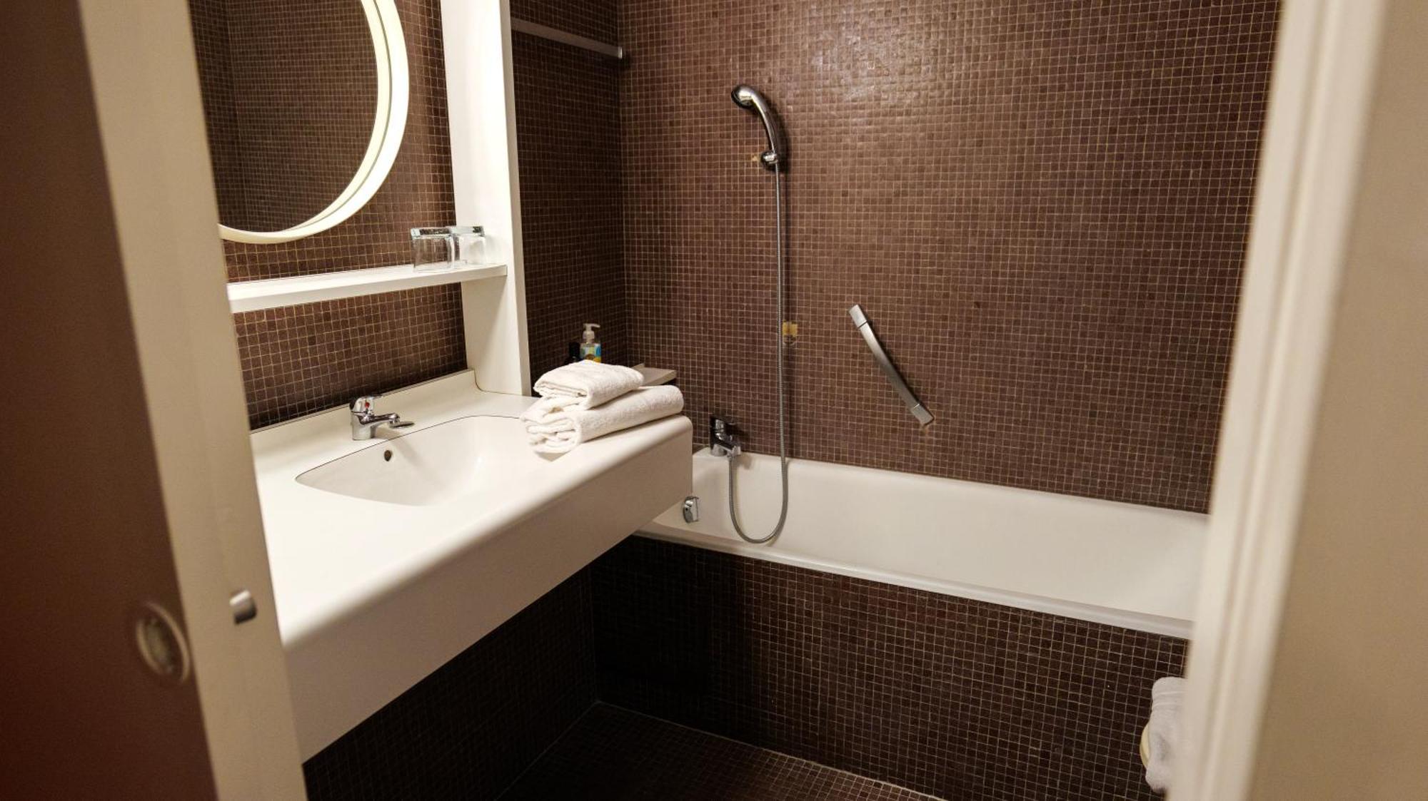 Hyp'Hotel Saint-Marcellin  Zewnętrze zdjęcie